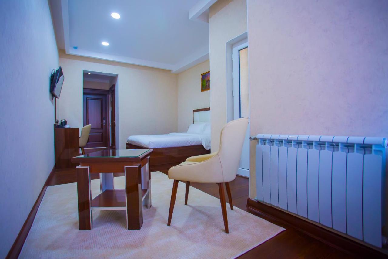 Hotel Ayni 杜尚别 外观 照片