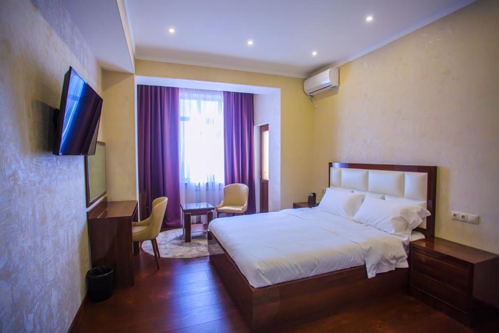 Hotel Ayni 杜尚别 外观 照片