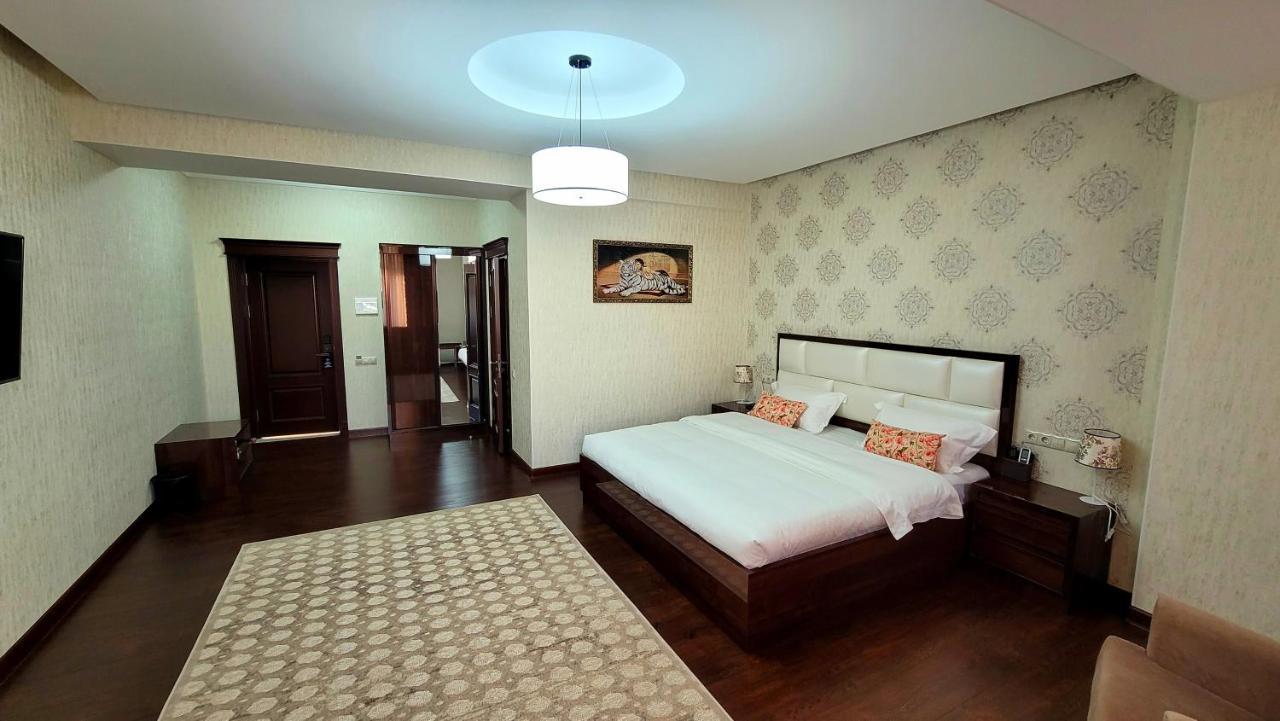Hotel Ayni 杜尚别 外观 照片