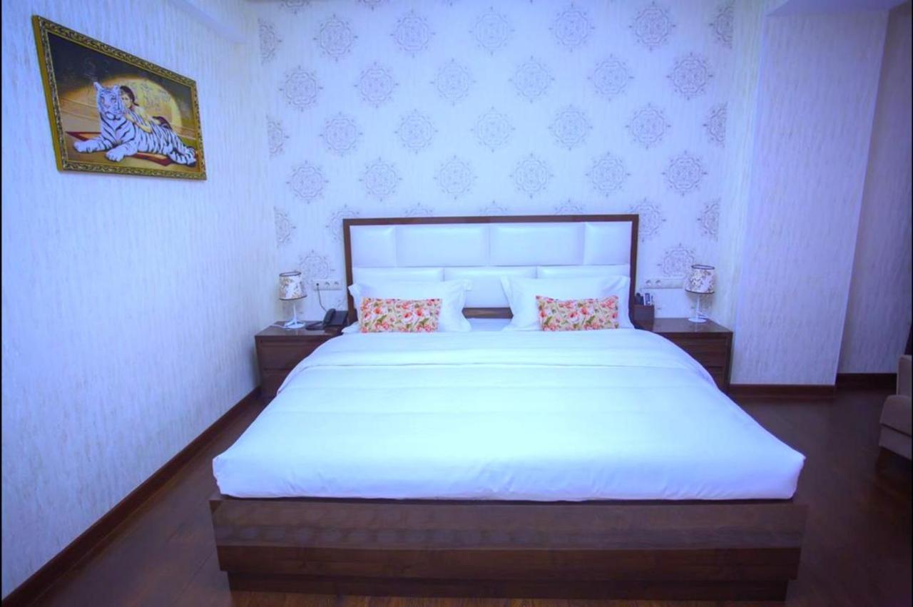 Hotel Ayni 杜尚别 外观 照片