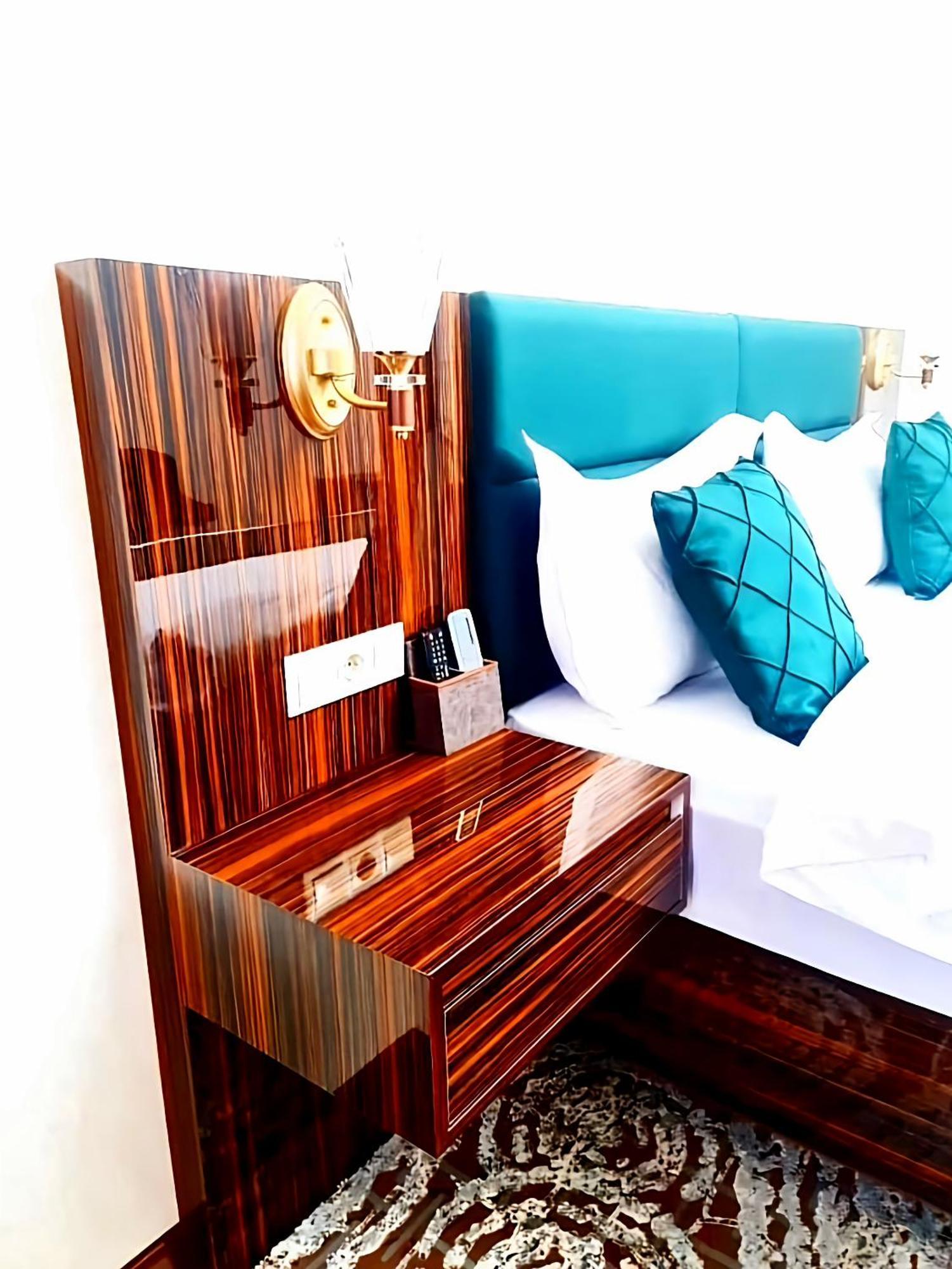 Hotel Ayni 杜尚别 客房 照片