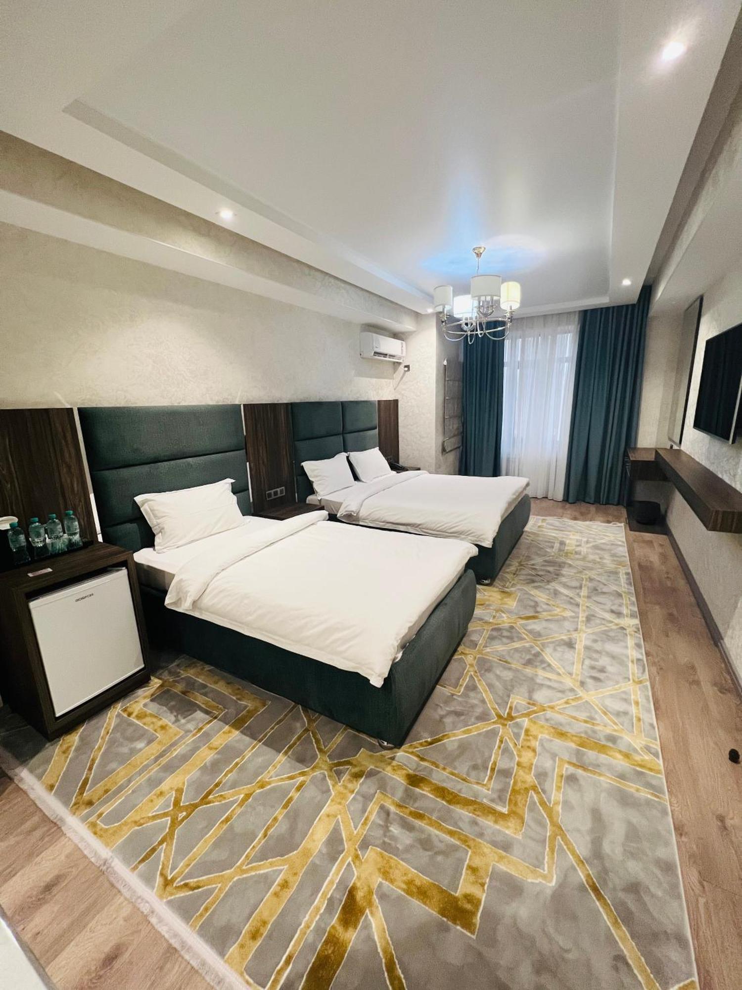 Hotel Ayni 杜尚别 外观 照片